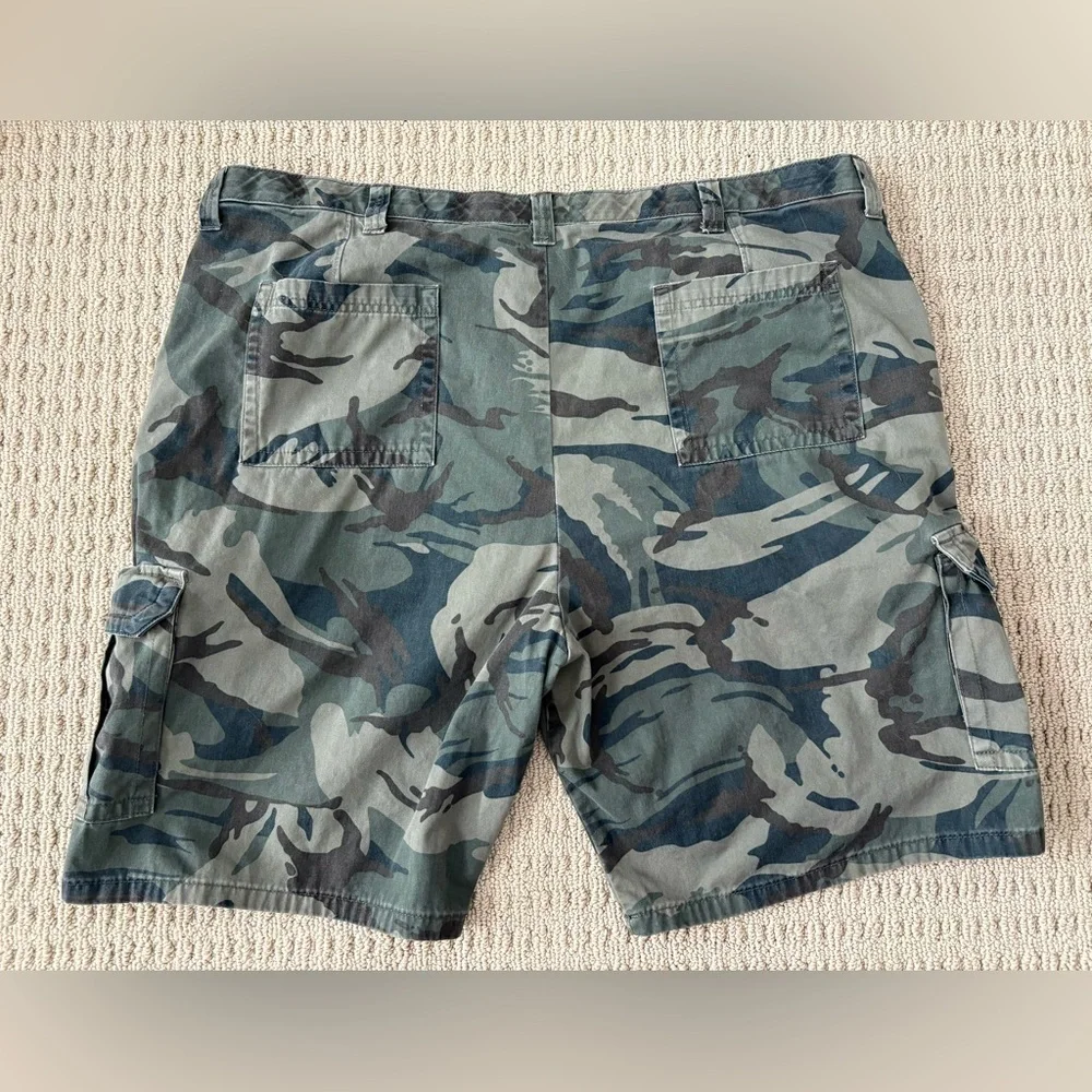 Wrangler Cargo Shorts Men's Size 46 Relaxed Fit Green Camouflage Work Army Camo